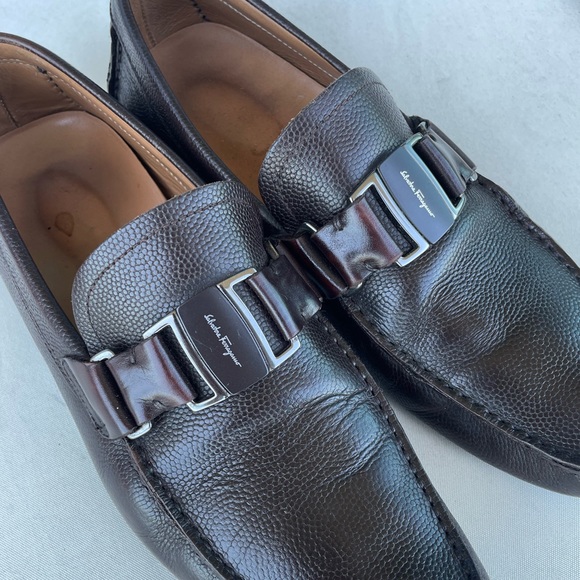 LIKE NEW Mens stylish brown Salvatore Ferragamo loafers size 9 - Picture 1 of 7